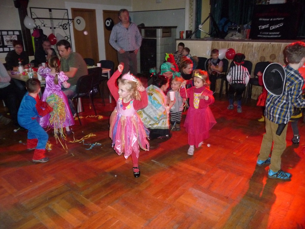 kinderfasching_2014_feuerwehr_71